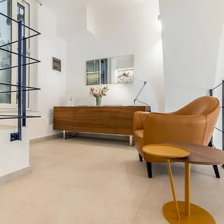 Piazza Indipendenza Loft & Διαμέρισμα *